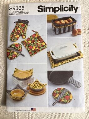 Simplicity Pattern S9365 for Quilted Kitchen Accessories